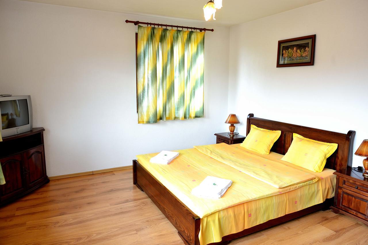Guest House Mavrudieva Koprivstica Kültér fotó